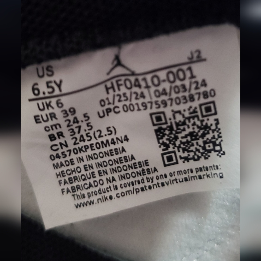 Jordan 1 Retro Low OG Black Raspberry - Picture 4 of 11